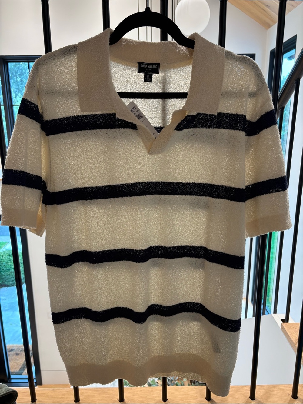 Todd Snyder Cream and Navy Striped Short-Sleeve V-Neck Sweater